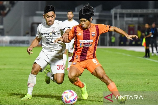 Gol Jhon Cley Antar Persis Solo Taklukkan Borneo FC di Kandang